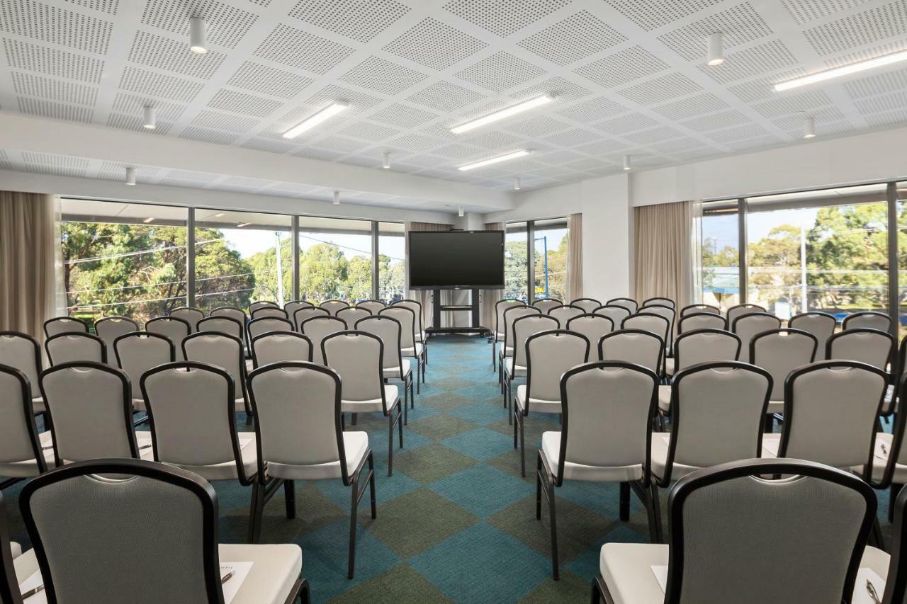Quest East Aparthotel 4*